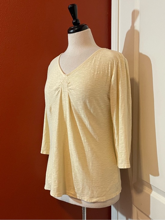 cut loose Tops - Cut Loose Women’s Classic Tuck Front 3/4 Sleeve Yellow Linen Cotton Jersey Top